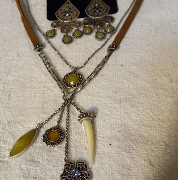 Not new,vintage 2 strand suede & chain necklace with charms& pierced earrings. - Picture 3 of 4